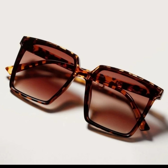 Oversized square Leopard print sunglasses - Picture 4 of 6